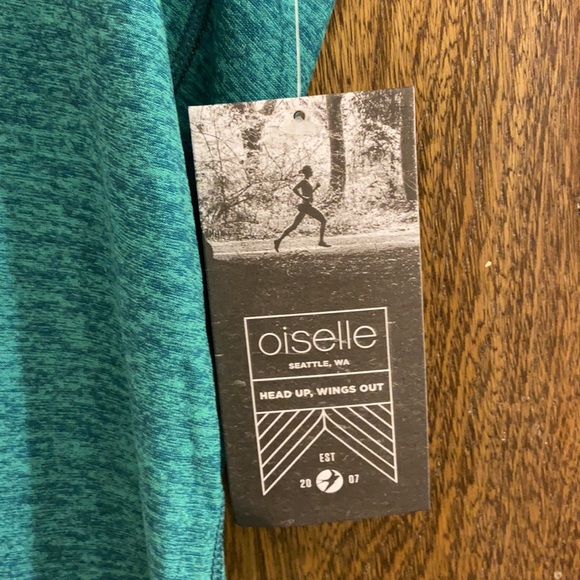 Oiselle, NWT,  v neck athletic shirt, - Picture 3 of 4